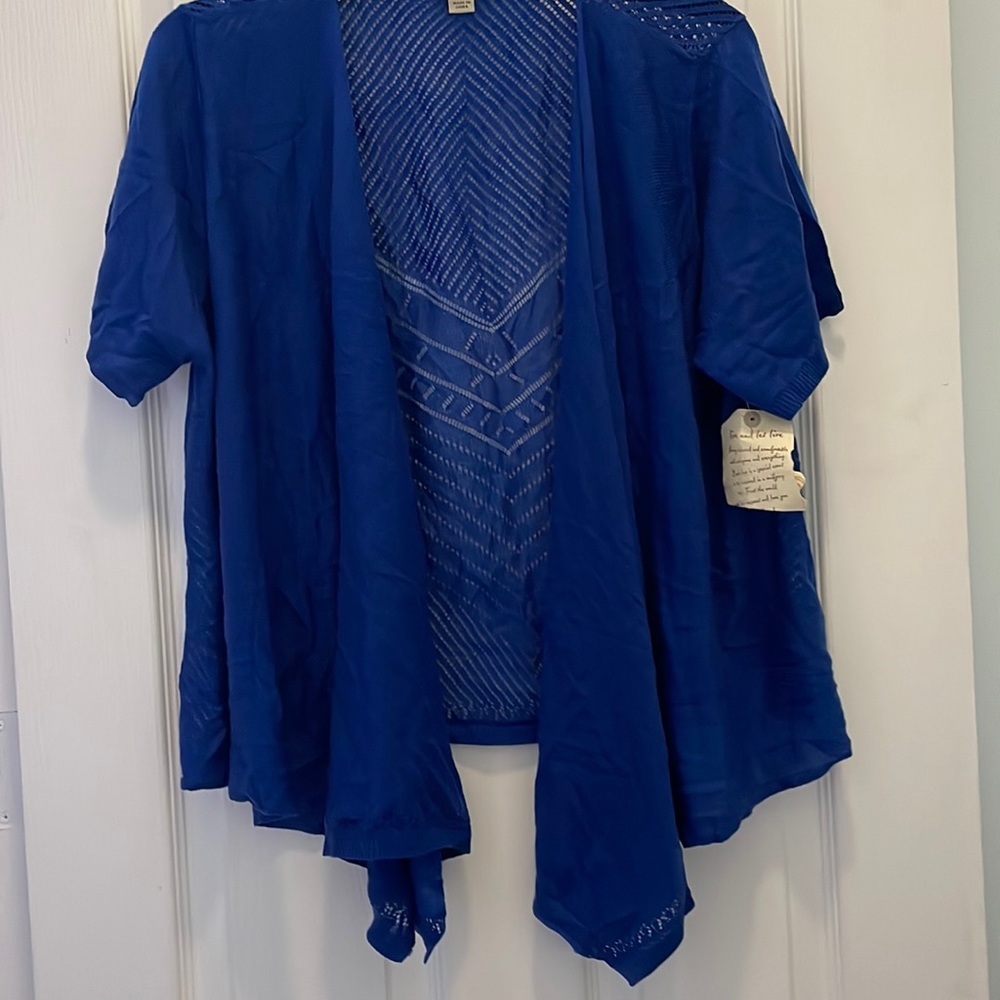 SZ XL NWT. Short sleeve top